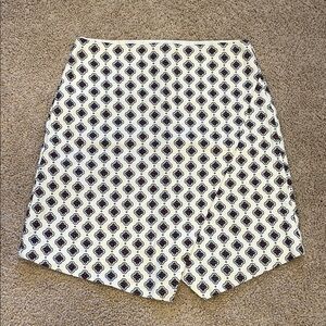 Loft Size 2 Patterned White, blue/red, Black Skirt